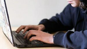 23-летний калининградец хотел заказать интим-услуги через интернет, но стал жертвой шантажа