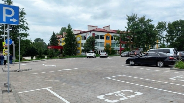 В Балтийске открыли две парковки, которые должны разгрузить улицы в разгар туристического сезона