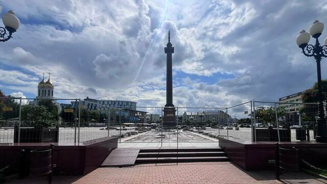 «В параллельную вселенную не телепортировать»: Дятлова объяснила ремонт площади Победы