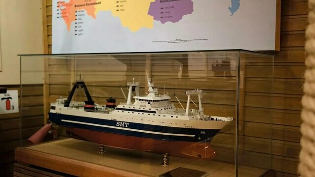 В Калининграде выставили макет траулера-рекордсмена, переработавшего 93 тысячи тонн рыбы (фото)
