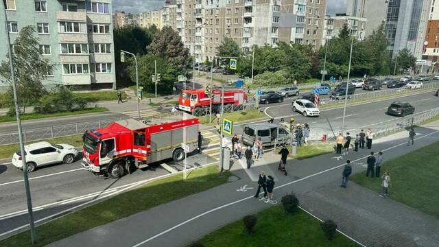 На Сельме возле ТЦ «Экватор» загорелся автомобиль (фото)
