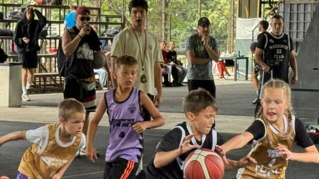 В Калининграде юные баскетболисты разыграли седьмой турнир «Короли улиц»