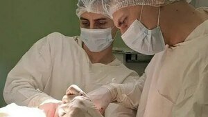 В Калининграде врачи временно поместили фрагменты черепа 6-летнего мальчика под кожу бёдер, чтобы спасти ему жизнь