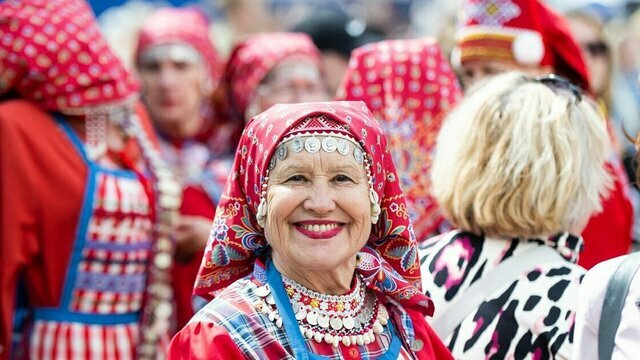 Плов и звон монист: в Калининграде впервые прошёл фестиваль «Симфония народов» (фоторепортаж)  