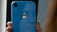 Российский поисковик появился, мессенджер — нет: ФАС завела дело против Apple