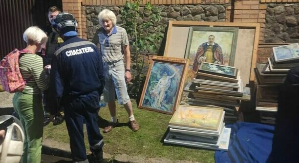 В Калининграде спасли из горящей виллы 200 полотен художника Евгения Забуги (фото)