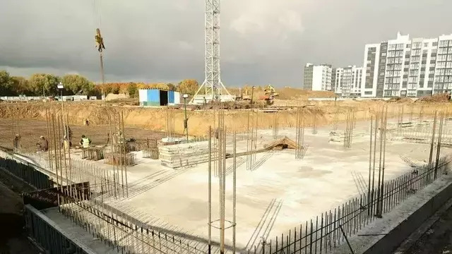 Самая большая школа в Калининграде готова на 16%