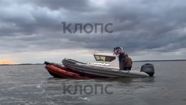 В Приморской бухте катер пытался утопить лодку, в которой находилось двое рыбаков (видео)  