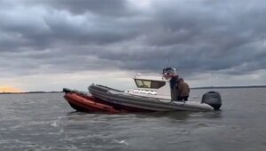 В Приморской бухте катер пытался утопить лодку, в которой находилось двое рыбаков (видео)  