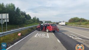 В Гурьевском районе машина столкнулась со служебным автобусом, есть пострадавшая