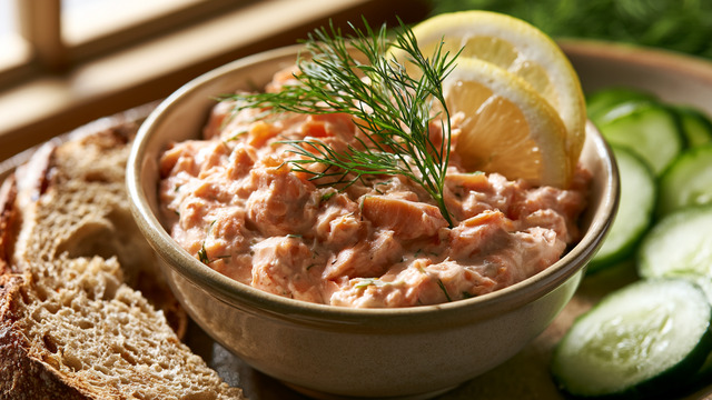 Как паштет, но вкуснее: рассказываем, что такое рийет, с чем его едят и как готовят — классический французский рецепт