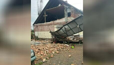 «Я видела, как огромные деревья летят вместе с птицами»: под Калининградом смерч лишил дома три семьи (фото, видео)  