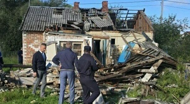В Полесском районе из-за хлопка газовоздушной смеси обрушился частный дом, пострадала женщина (фото)  