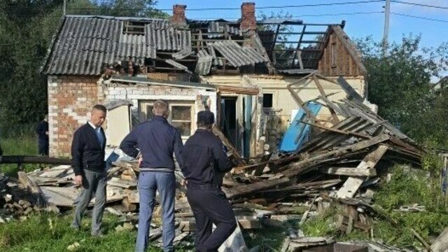 В Полесском районе из-за хлопка газовоздушной смеси обрушился частный дом, пострадала женщина (фото)  