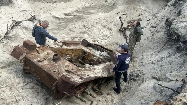 На Балтийской косе нашли немецкий танк «Рысь» времён Второй мировой войны