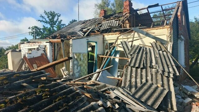 Стало известно о состоянии женщины, пострадавшей после хлопка газовоздушной смеси в одном из домов Правдинского района