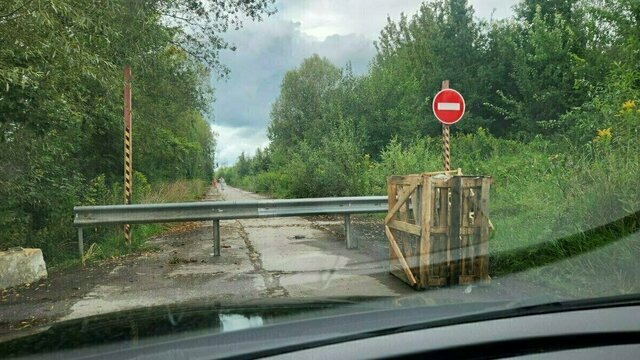 «Это не городская дорога»: в мэрии прокомментировали перекрытие проезда к «Акорусу»