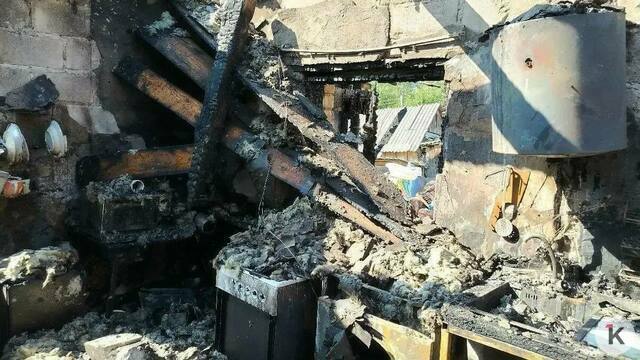 «И рыбки сгорели, и кролик»: у семьи из посёлка под Багратионовском огонь полностью уничтожил квартиру (фото)  