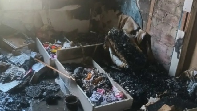 «Сначала полыхнул палас, сын пытался его потушить»: мама школьника, пострадавшего в Славском районе, рассказала о ЧП