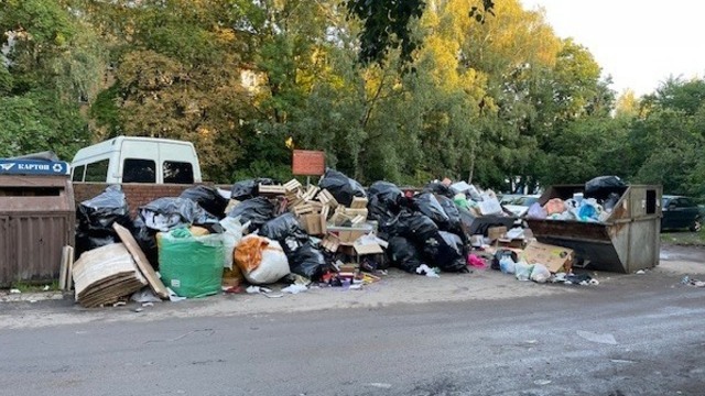 В калининградской УК открыли тайну неприступных мусорных гор на Минской (фото)  