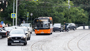 В Госдуме предложили делать остановки транспорта в пределах 100 метров от школ