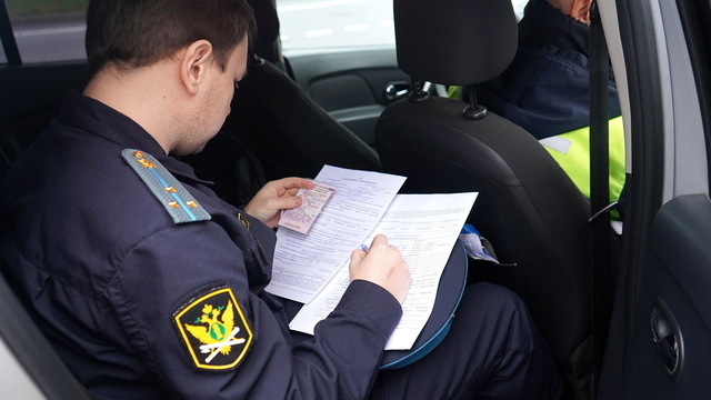 В Калининграде приставы взыскали 800 тысяч рублей с виновника ДТП под Санкт-Петербургом