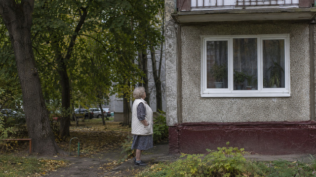 «Приехали в Калининград и ничего не понимаете!»: пожилая соседка объявила войну семье с первого этажа (видео)  
