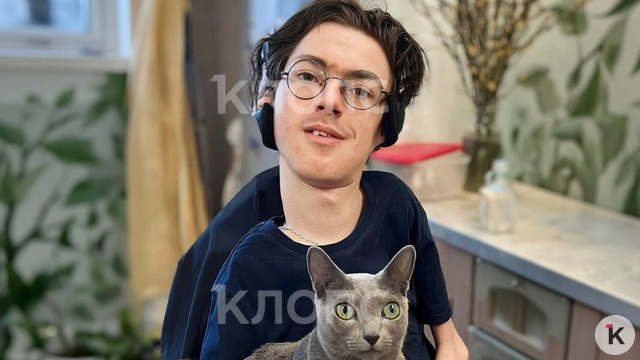 «Пока я, слава богу, отличник»: 20-летний калининградец со спинальной мышечной атрофией учится в вузе и работает программистом       