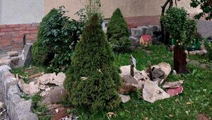 «Что ж, ожидаемо»: в день рождения калининградца вандалы разбили Карла Маркса в его палисаднике (фото)  