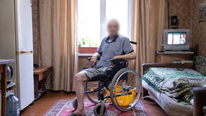 «Заволок меня в комнату и закрыл дверь»: калининградец лишился ноги, после того как сосед в ярости пнул и повалил его  