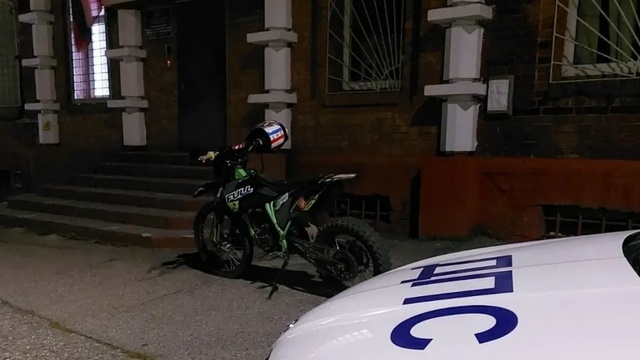 В посёлке под Озёрском подростка поймали за рулём питбайка