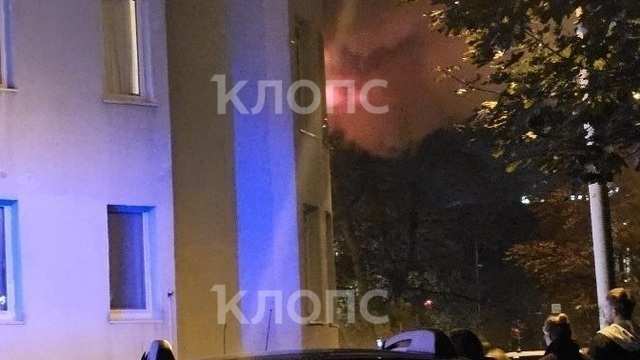 В Калининграде на Орудийной загорелась квартира в доме на втором этаже (фото)
