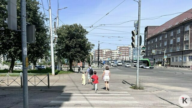 На Багратиона — Октябрьской упростили жизнь автомобилистам, а пешеходов загнали в ловушку