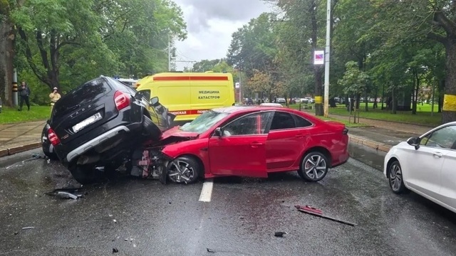 Водитель, вылетевший на встречку на Гвардейском проспекте в Калининграде, был лишён прав за пьяную езду  