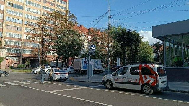 С пятницы в Калининграде заработал светофор на перекрестке улиц А. Невского и Ст. Дадаева 