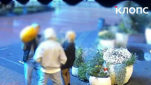 Тыквенный боулинг: подростки разгромили декор у пекарни в центре Калининграда (видео)