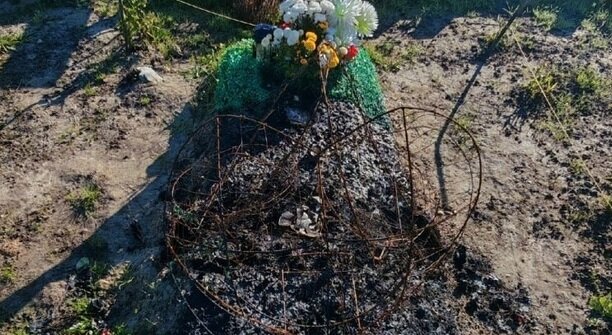 Огонь на могиле: на муниципальном кладбище под Калининградом произошла череда странных событий   