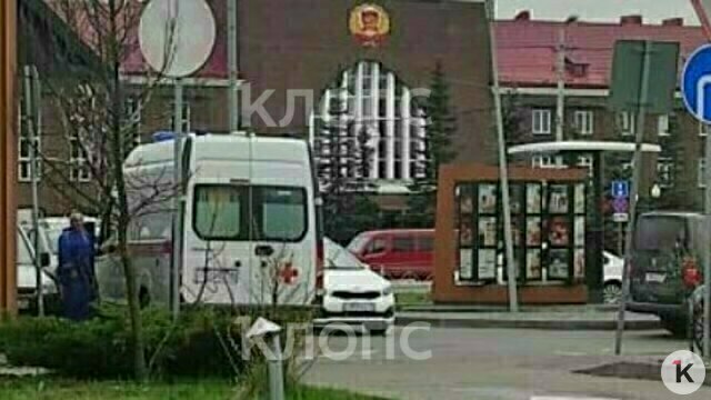 На Южном вокзале в Калининграде мужчине стало плохо и он потерял сознание, на помощь пришли очевидцы (фото)
