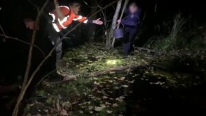 «Да уже по барабану!»: под Черняховском грибник блуждал полночи и перешёл вброд речку, лишь бы скорее вернуться домой (видео)