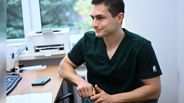 Четыре часа — это быстро: молодой сосудистый хирург в Калининграде спас пациентку от ампутации ноги (фото)  