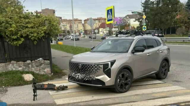 В Калининграде подросток на электросамокате попал под колёса авто на зебре