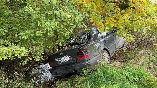 Под Багратионовском легковушка вылетела с трассы в кювет: водитель попал в больницу