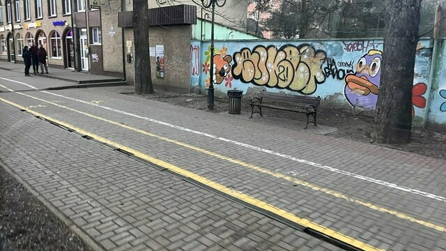 Хаос на Фестивальной, песок с Северного обхода и опасные переходы: ещё 5 дорожных проблем Калининграда
