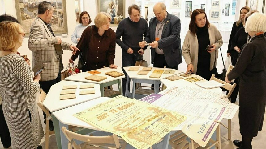 «Ох, тяжела ты, шапка Мономаха»: в Калининград привезли 24 уникальные иллюстрации к пушкинскому «Годунову» - Новости Калининграда | Фото: Калининградский областной историко-художественный музей