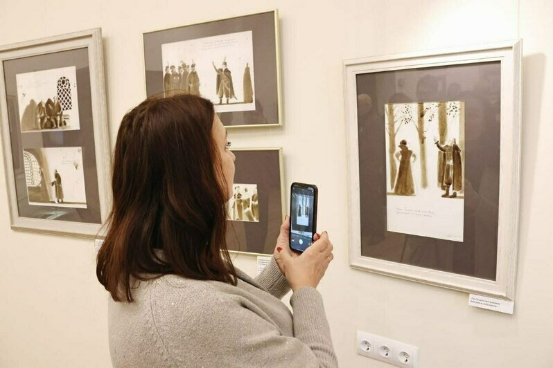 «Ох, тяжела ты, шапка Мономаха»: в Калининград привезли 24 уникальные иллюстрации к пушкинскому «Годунову» - Новости Калининграда | Фото: Калининградский областной историко-художественный музей