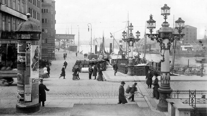 Börsenstraße — Старопрегольская набережная