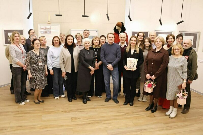 «Ох, тяжела ты, шапка Мономаха»: в Калининград привезли 24 уникальные иллюстрации к пушкинскому «Годунову» - Новости Калининграда | Фото: Калининградский областной историко-художественный музей