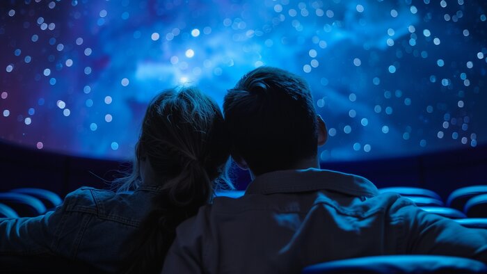 Культурный гороскоп: каких событий звёзды советуют избегать в апреле и с чем это связано - Новости Калининграда | Иллюстрация: Алиса Игонина / «Клопс»