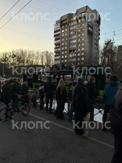Ужас вечернего Моспроспекта: что осталось от троллейбуса, который загорелся с людьми внутри (фото, видео) - Новости Калининграда | Фото: очевидцы