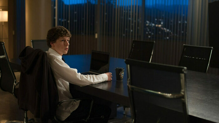 Сетевые истории: ромком, хоррор и ещё 5 фильмов о том, как интернет может изменить жизнь - Новости Калининграда | Кадр из фильма «Социальная сеть»